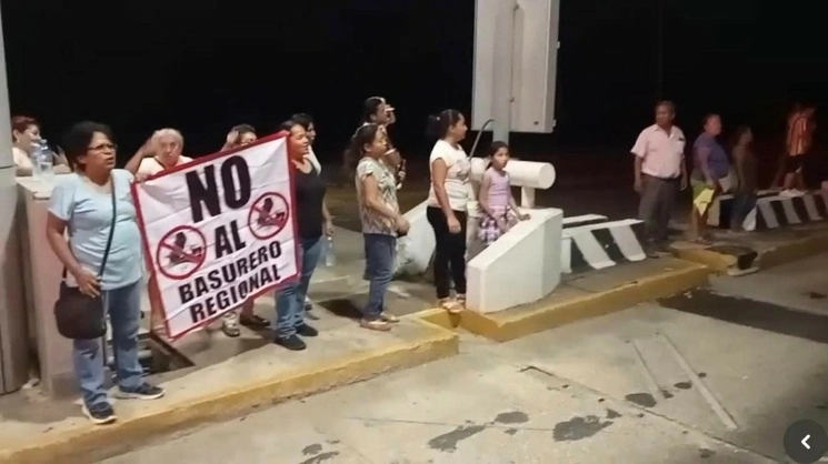 Los quejosos permitieron el libre paso en forma de protesta. Foto Eirinet Gómez