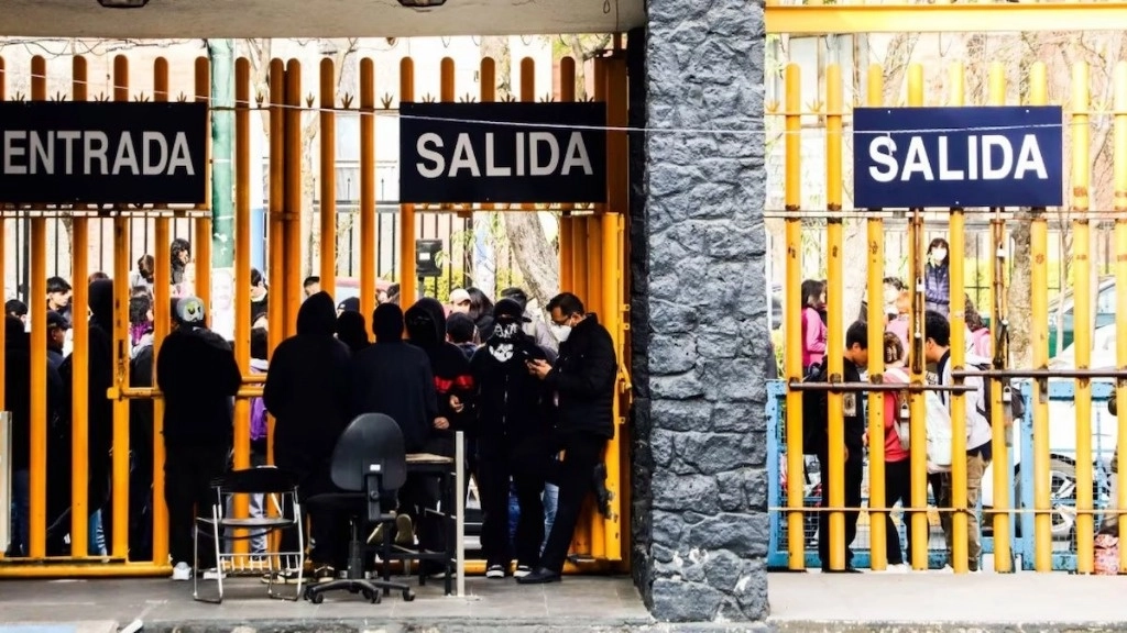 Los jóvenes inconformes señalaron que si las autoridades no atienden sus demandas, podrían estallar un paro de actividades, aunque tampoco han sido muy claros con el pliego petitorio. Foto tomada de X.