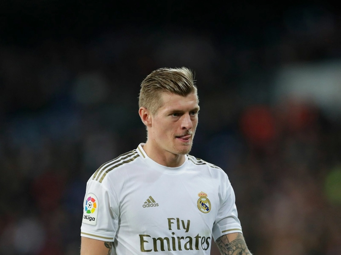 El mediocampista alemán y del Real Madrid, Toni Kroos, se quejó de que los jugadores no son escuchados ni tomados en cuenta en la toma de decisiones, pero las cuales sí los afectan. Foto Ap