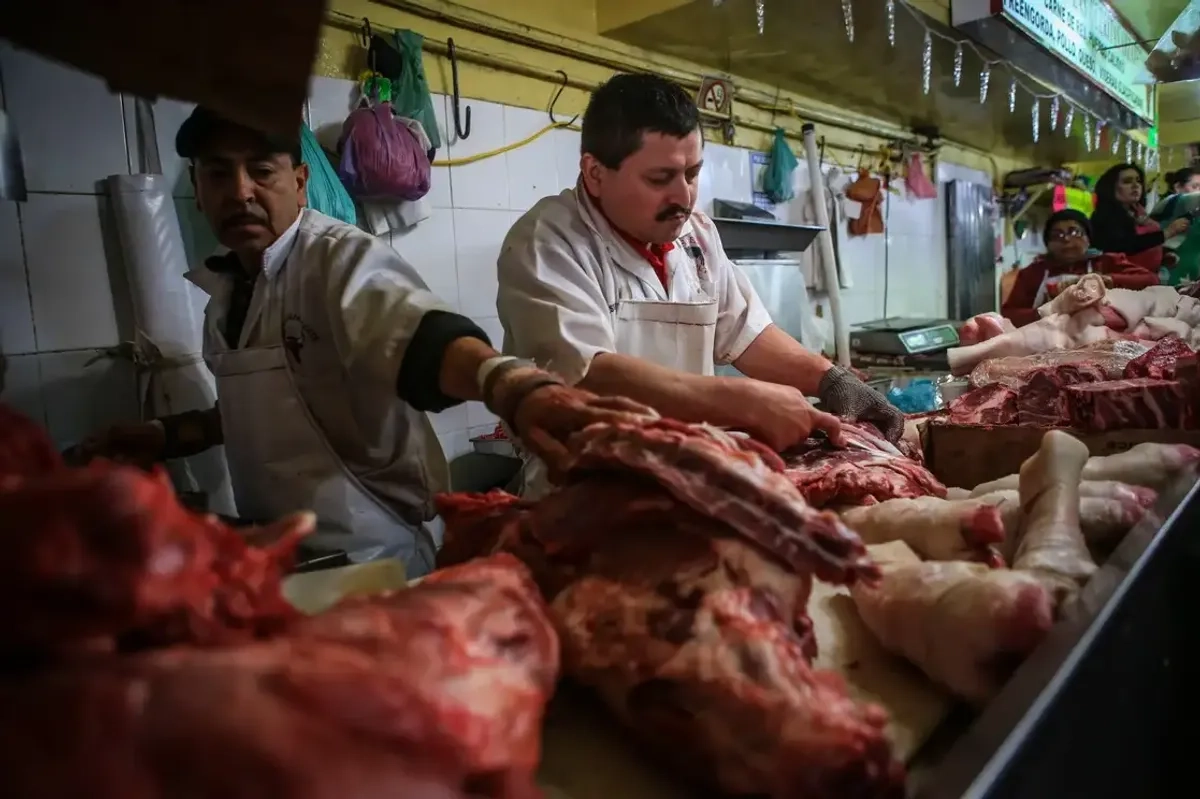 Una carnicería dentro de un mercado en la Ciudad de México. Foto 

