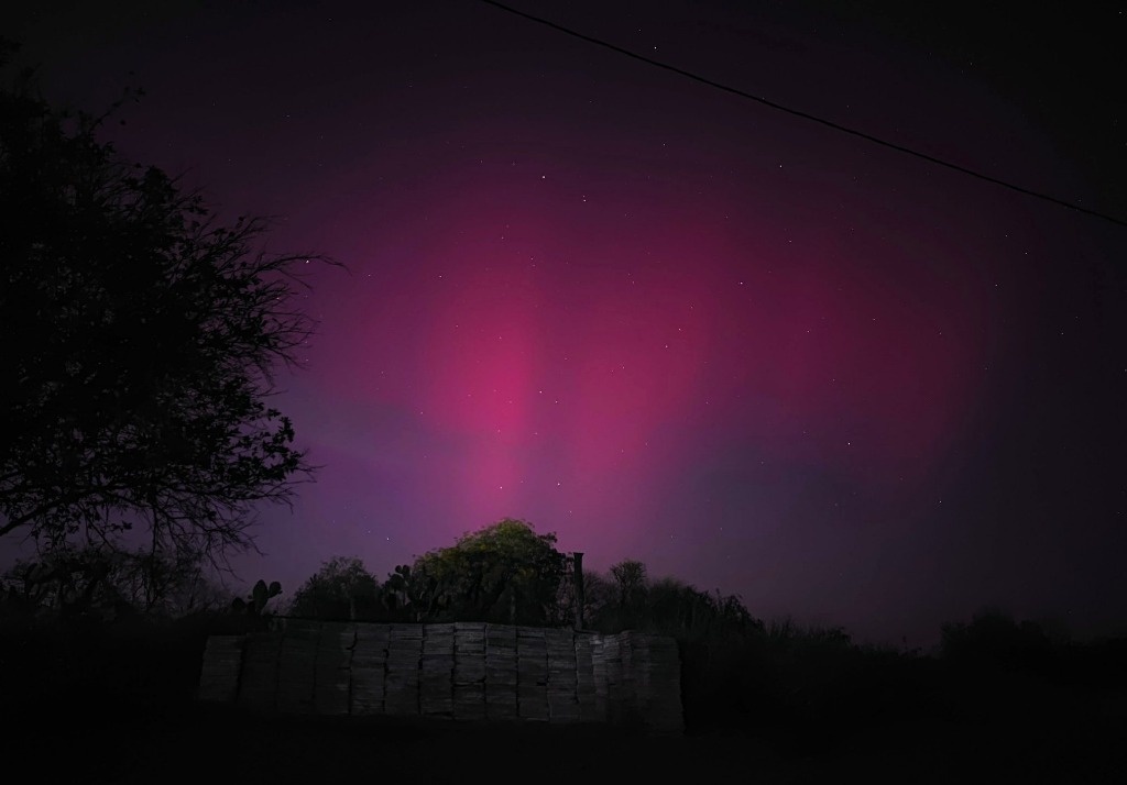 Solar storm ‘paints’ the skies of Mexico with northern lights