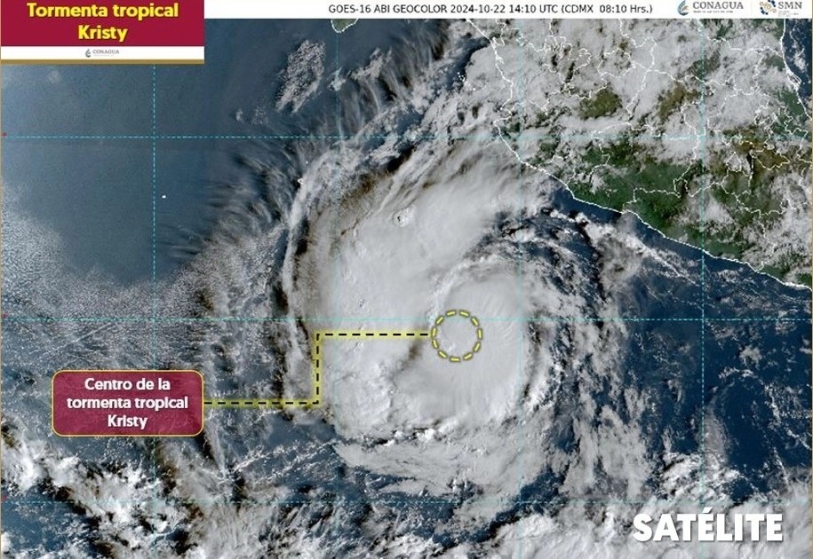 A las 6 horas, tiempo del centro de México, 'Kristy' se localizó aproximadamente a 500 kilómetros al sur-suroeste de Punta San Telmo, Michoacán, y a 650 al oeste- suroeste de Acapulco, Guerrero. Foto @conagua_clima