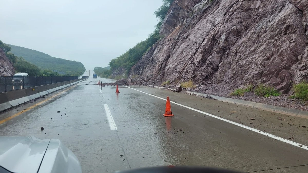 Mientras, el Sistema DIF Estatal anunció que debido a las lluvias y atendiendo la recomendación de Protección Civil, cambiaron la fecha del evento entre equipos de Venados y Tomateros programada para el día 12 de octubre hasta el 28 de noviembre, que se hace para recaudar fondos. Foto 