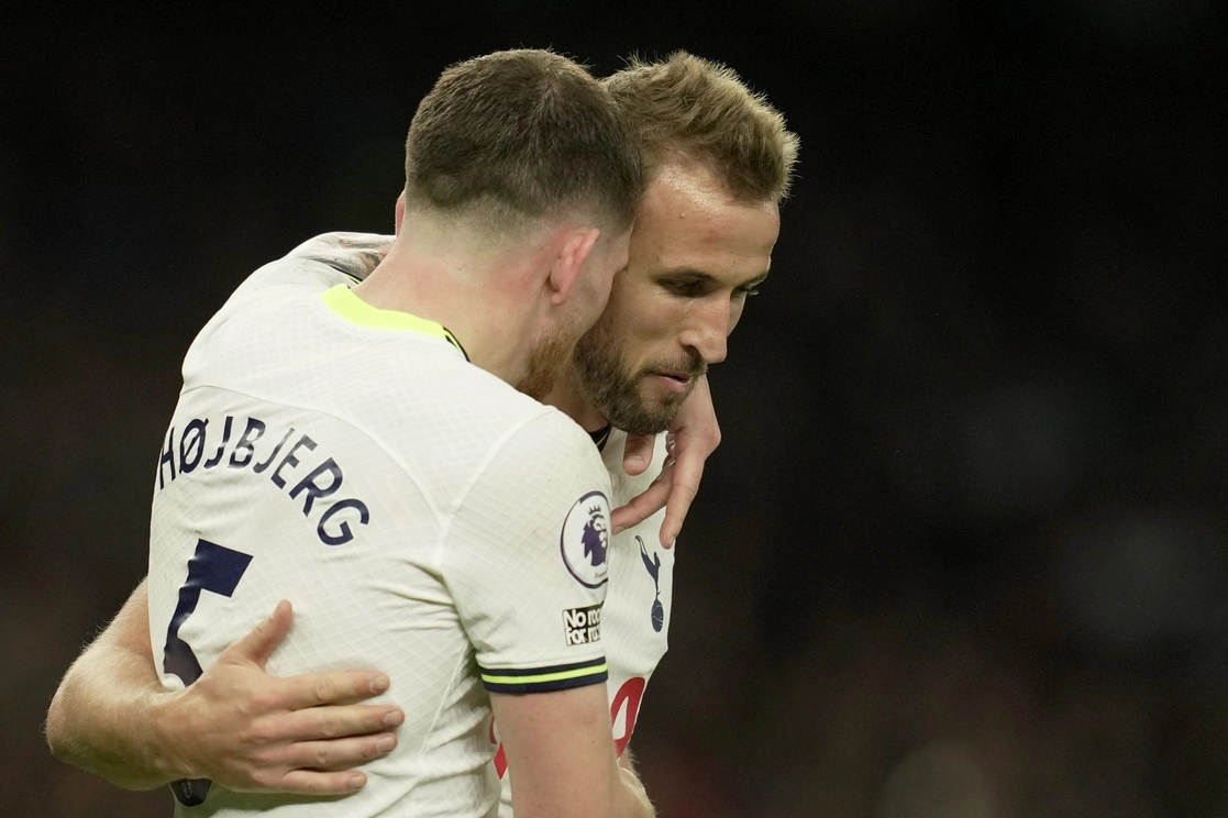 Harry Kane y Pierre-Emile Hojbjerg anotaro los goles del Tottenham ante Everton, en la fecha 11 de la Liga Premier. Foto Ap
