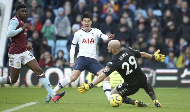 Son Heung-min, del Tottenham anotó dos veces ante el Newcastle y se convirtió en el jugador asiático con más goles en la Premier League. Foto Ap 
