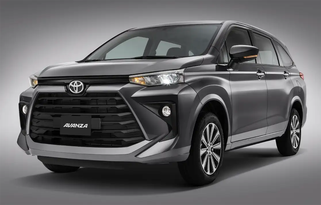 ALa firma japonesa introduce la tercera generación del Avanza, la cual ha sido renovada por completo.
Fotos. Cortesía Toyota de México.