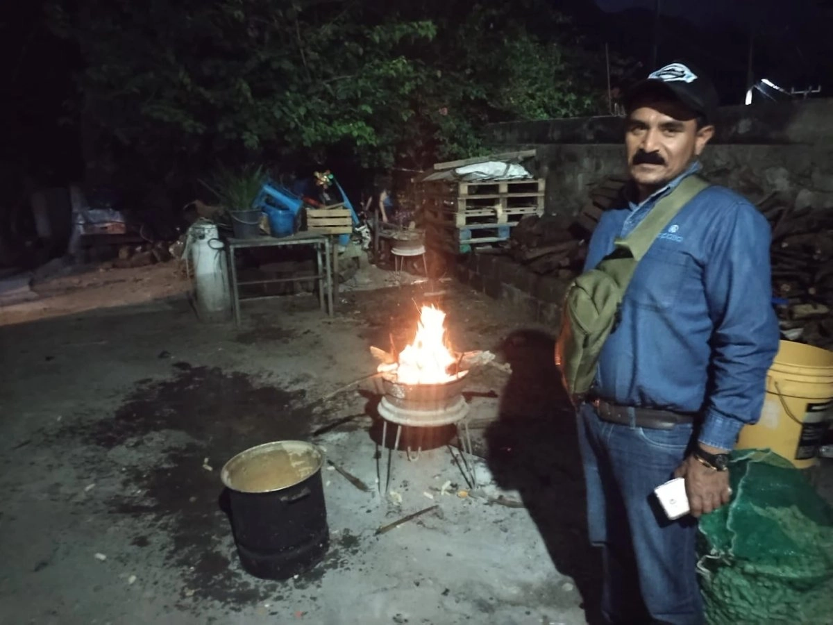 Gabriel Oropeza trabajaba en una estación de bombeo de agua potable que fue arrasada, al igual que su camino a casa, por la crecida del río Amajac. Foto