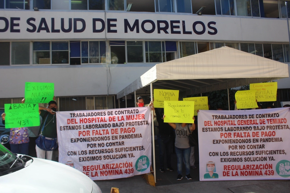 Protesta de trabajadores de los hospitales generales de Temixco y Yautepec frente a los Servicios de Salud de Morelos, el 8 de febrero de 2021. Foto Rubicela Morelos