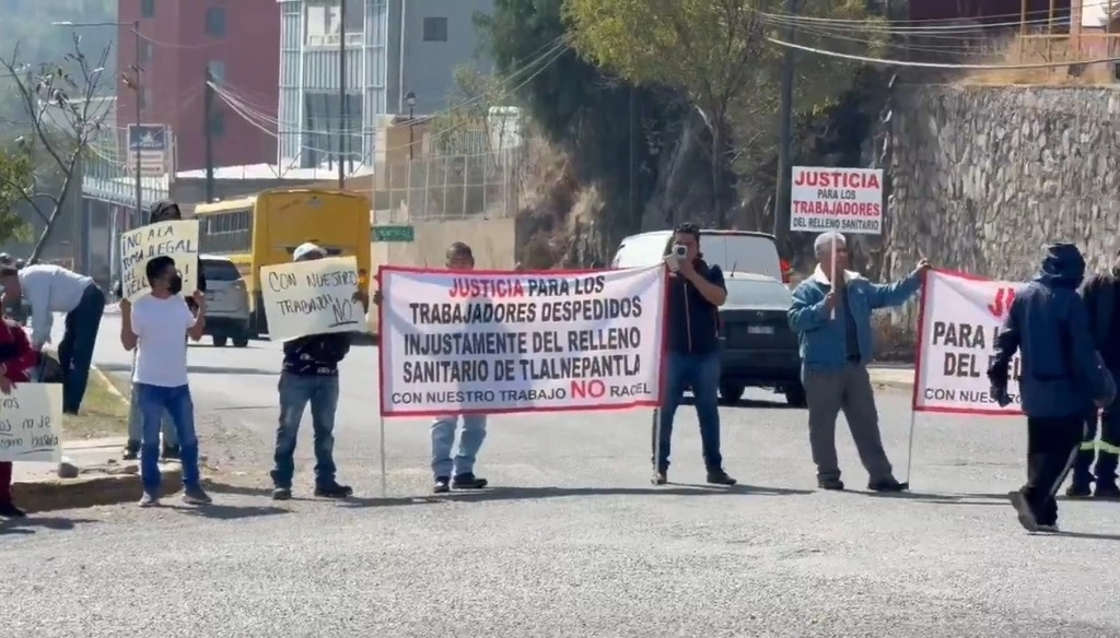 Los trabajadores exigen ser restituidos a su empleo. Foto tomada de redes sociales