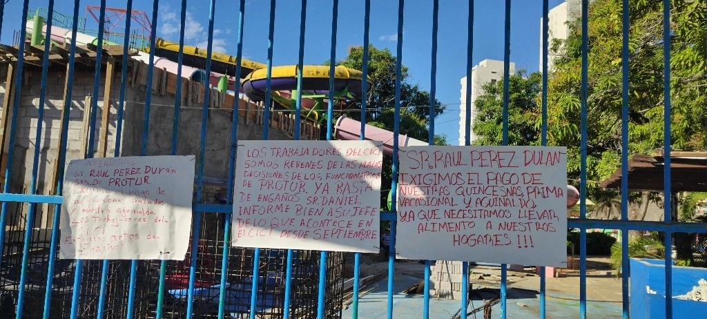 Son 50 trabajadores afectados de más de una o dos décadas de antigüedad en algunos casos, la mitad de ellos mujeres. Foto Héctor Briseño