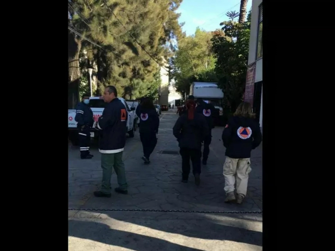 Protesta de trabajadores de Protección Civil de la alcaldía Iztacalco, Ciudad de México, el 28 de enero de 2021. Foto Laura Gómez Flores