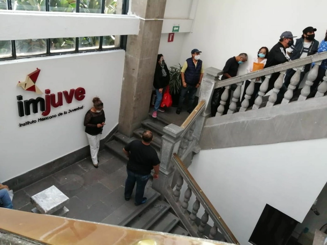 Los empleados expresan que se les debe el pago de premios y estímulos, vales de despensa, ropa de trabajo y días adicionales de descanso. Foto cortesía Imjuve