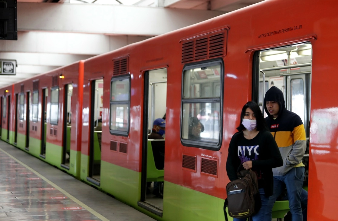 Trabajadores del Metro confían en que la designación de Guillermo Calderón “sea para bien” del sistema, usuarios y trabajadores. Foto Roberto García Ortiz / Archivo