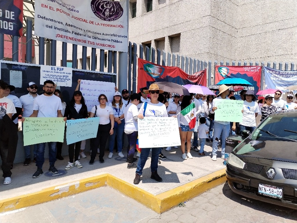 Trabajadores del Poder Judicial en Hidalgo rechazaron las reformas que propone el presidente Andrés Manuel López Obrador. Foto Ricardo Montoya