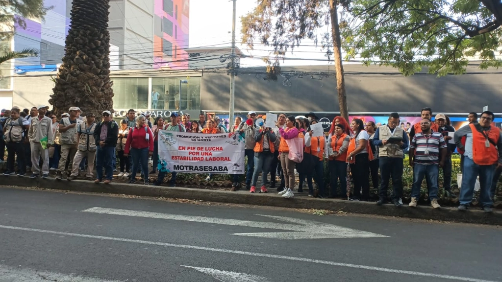 Los inconformes dijeron que se asignaron contratos a “familiares allegados a personal que tiene un puesto dentro de la Secretaría Guerrero e incluso que tiene que ver con el Sindicato Nacional de Trabajadores de Salud”. Imagen cortesía del Movimiento de Trabajadores de Servicios de Salud por la Basificación