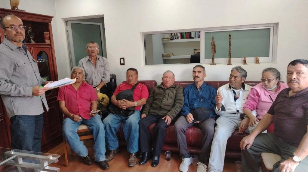 Los trabajadores de la Compañía Galvanizadora Nacional, en Tlalnepantla de Baz, Edomex. Foto ‘La Jornada’