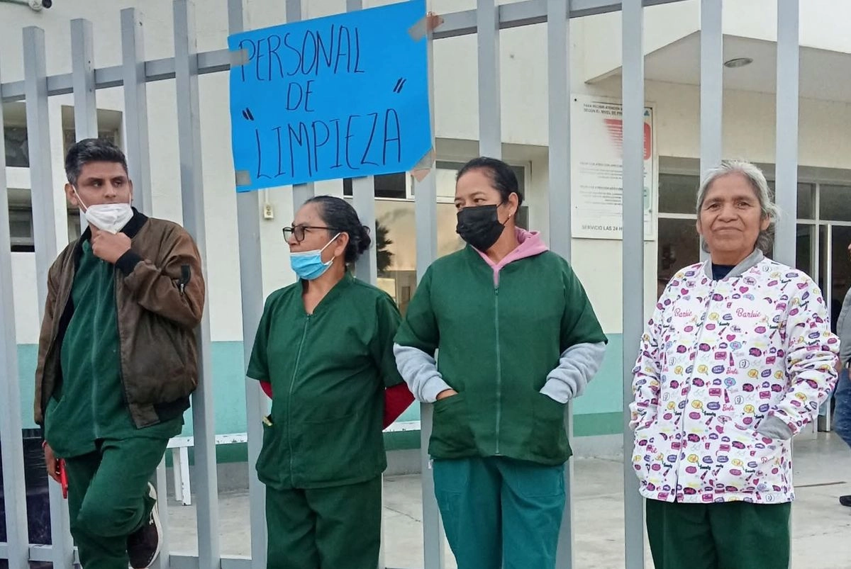 Trabajadores de limpieza de dos hospitales del IMSS, en Hidalgo, subcontratados por la empresa  Lamap S.A. de C.V, denunciaron que desde junio no reciben su salario. Foto  
