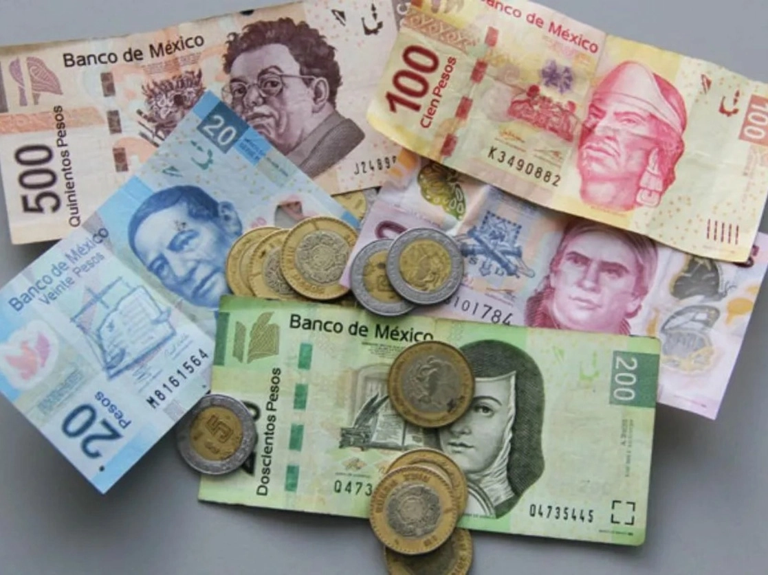 Una vez aplicado el incremento, el salario mínimo de este sector queda en $215.97 para los trabajadores sindicalizados al servicio de la industria. Foto Notimex / Archivo