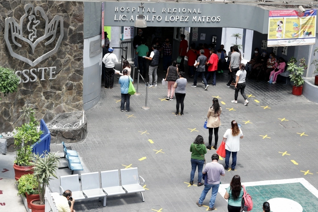 Entre el 18 de enero y el 25 de marzo de la línea Asissstecovid atendió 19 mil 756 llamadas de orientación y 41 mil 393 para solicitar cita programada en Consultorio Respiratorio, destinado a tramitar licencia médica covid-19. Foto Roberto García Ortiz / Archivo