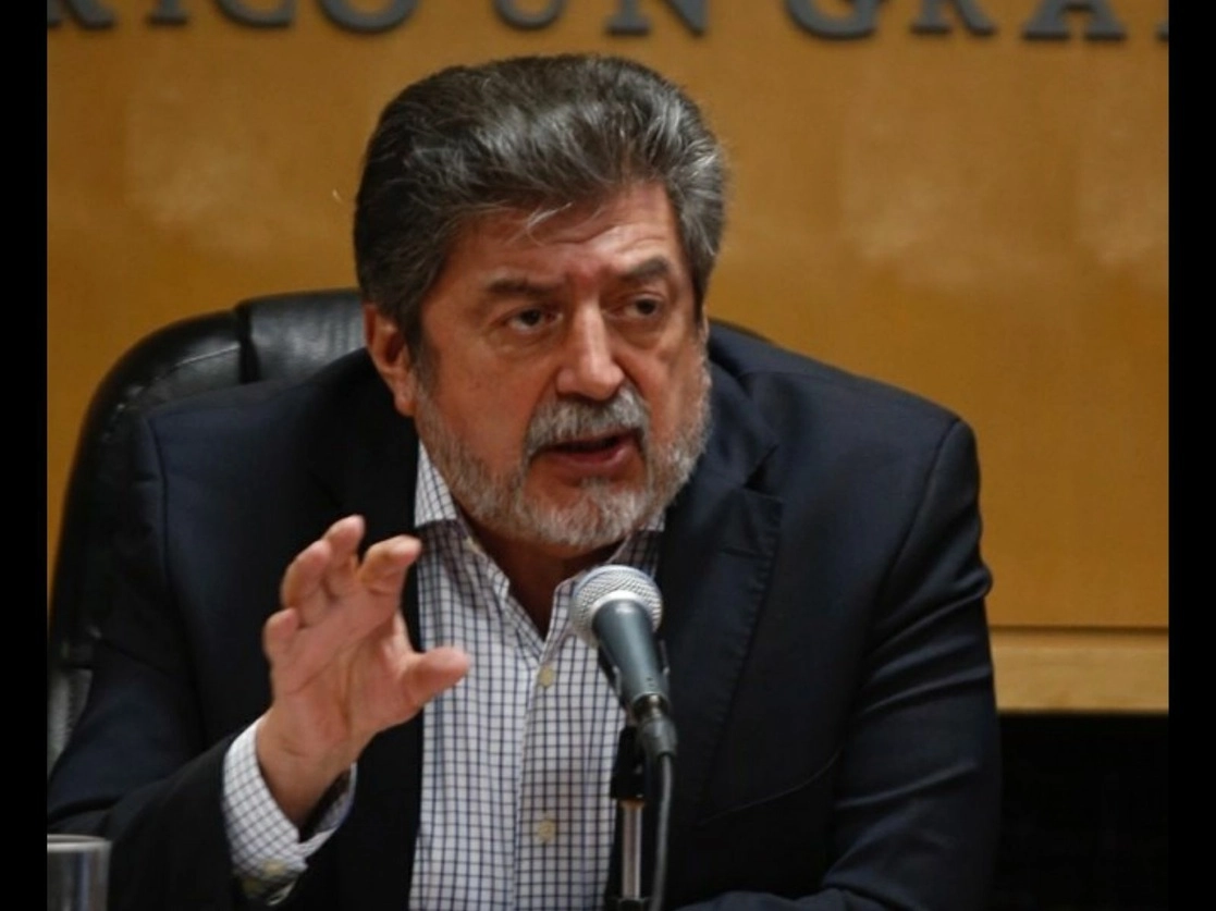Rogelio Jiménez Pons dijo que se prevé que participen al menos tres consorcios por cada subtramo. Foto Guillermo Sologuren / Archivo