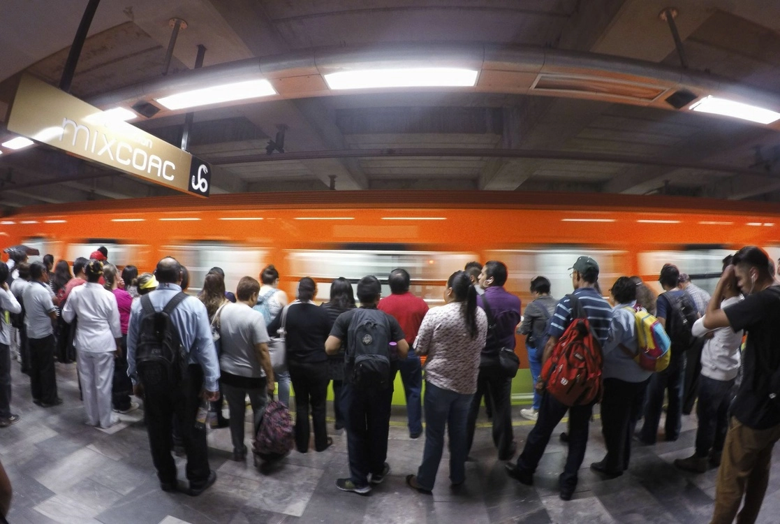 A partir del 15 de enero la Línea 12 del metro abrirá el servicio en el tramo Atlalilco a Mixcoac. Foto Cuartoscuro / Archivo