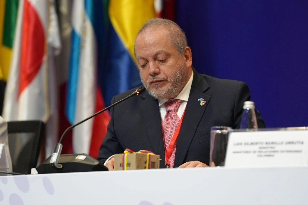 La baja capacidad de crecer, la alta desigualdad y baja movilidad social, así como la baja capacidad institucional y fallas de gobernanza, son las tres trampas en las que está atrapada América Latina que se autorefuerzan y generan una crisis del desarrollo, afirmó Javier Medina Vásquez. Imagen tomada de @cepal_onu