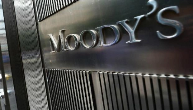 Las entidades federativas son altamente dependientes de las transferencias federales y, por lo tanto, son vulnerables a cambios en su crecimiento pues conformaron 91.3% de los ingresos totales de los estados de 2014 a 2018, advirtió Moody’s. Foto Afp / Archivo