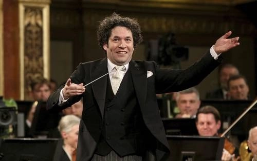 El director de la Filarmónica de Los Ángeles, el venezolano Gustavo Dudamel, abrirá su hogar a su público, en respuesta a la pandemia del Covid-19. Foto Ap / Archivo 
