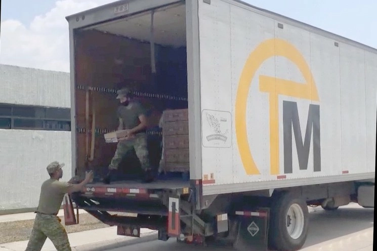 Diversos productos donados han sido canalizados con la ayuda del Ejército mexicano y la Marina, y organismos como CANACAR, Banco de Alimentos, Sistema Nacional DIF, entre otros. Foto. CANACAR.