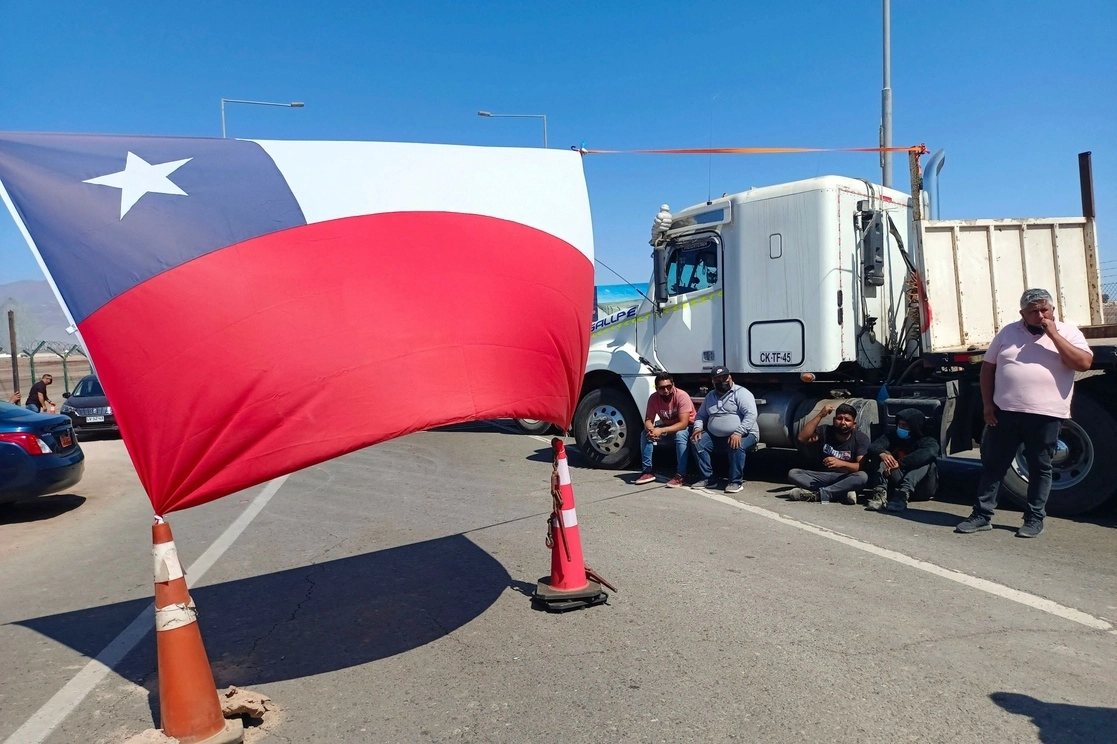 En imagen de archivo, paro de camioneros en Chile. Foto Afp