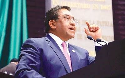 Pedro Luis Noble Monterrubio, ex secretario de Salud de Hidalgo y ex diputado federal presentó la renuncia a su militancia de 39 años en el PRI. Foto ‘La Jornada’