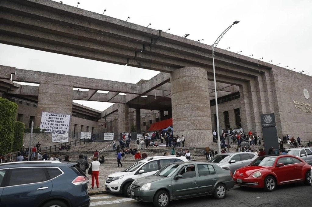 Trabajadores en paro de labores en el Poder Judicial de la Federación, en el edificio sede San Lázaro, en la Ciudad de México, el 19 de agosto de 2024. Foto Jorge Ángel Pablo García