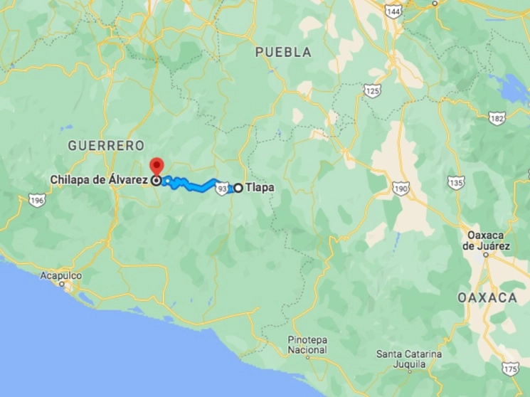 Tras el asesinato de un chófer y dos pasajeros, fue suspendido el servicio de transporte en la carretera federal Tlapa-Chilapa. Imagen tomada de Google Maps