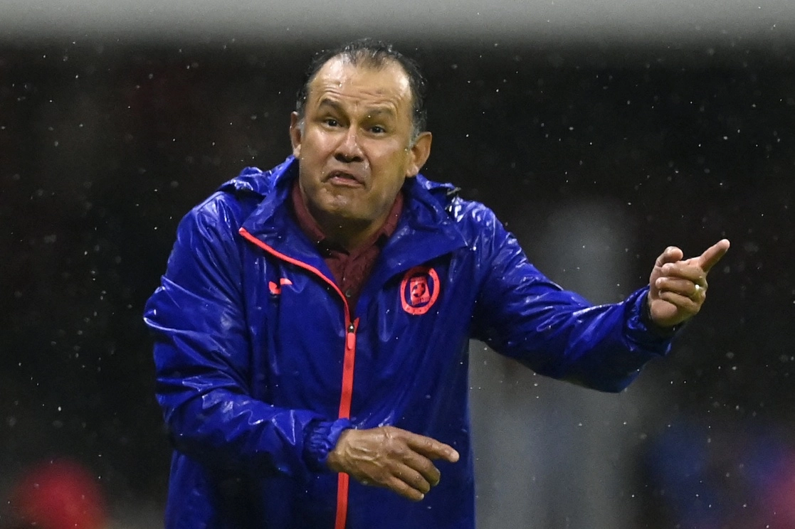 "Es Cruz Azul, hay morbo, imagino que varios están con mucha creatividad para que el momento se agrave en redes sociales y en lo mediático", Juan Reynoso. Foto Afp