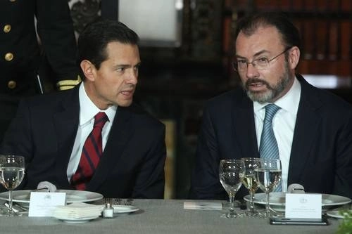 El ex presidente Enrique Peña Nieto (izq) y Luis Videgaray (der) en imagen de archivo. Foto José Antonio López