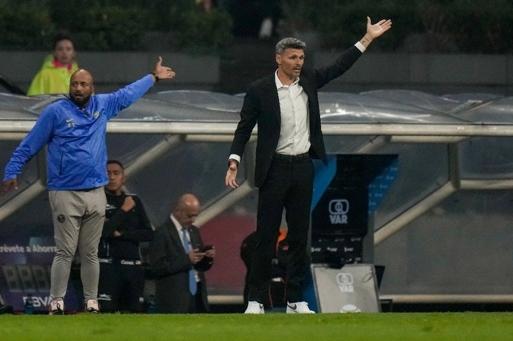 Después de caer ante Chivas en las semifinales de la Liga MX, el argentino Fernando Ortiz anunció que su ciclo como director técnico del equipo está terminado. Foto Ap