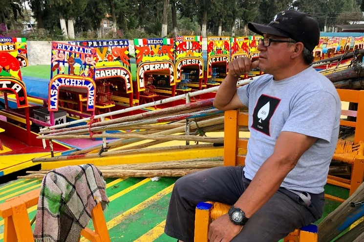 Embarcadero y canales de Nativitas en Xochimilco se encuentran paralizados de toda actividad turística, afectando la economía de este sector en la CDMX. Foto 'La Jornada'