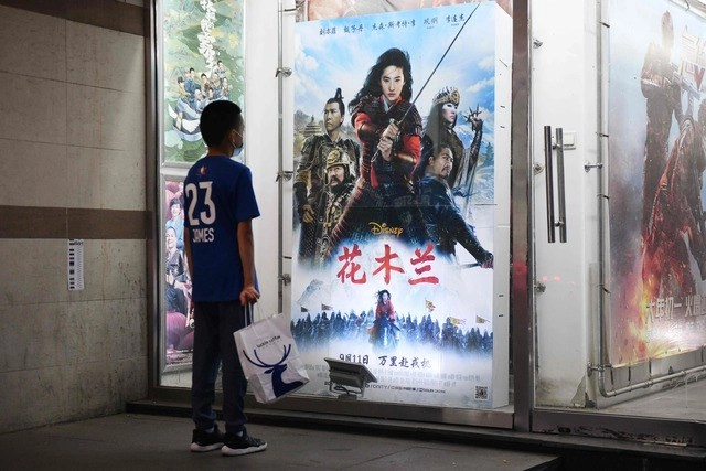 ‘Mulán’ fue estrenada en cines de China, mientras que en otros países se lanzó directamente a la plataforma Disney+. Foto Afp