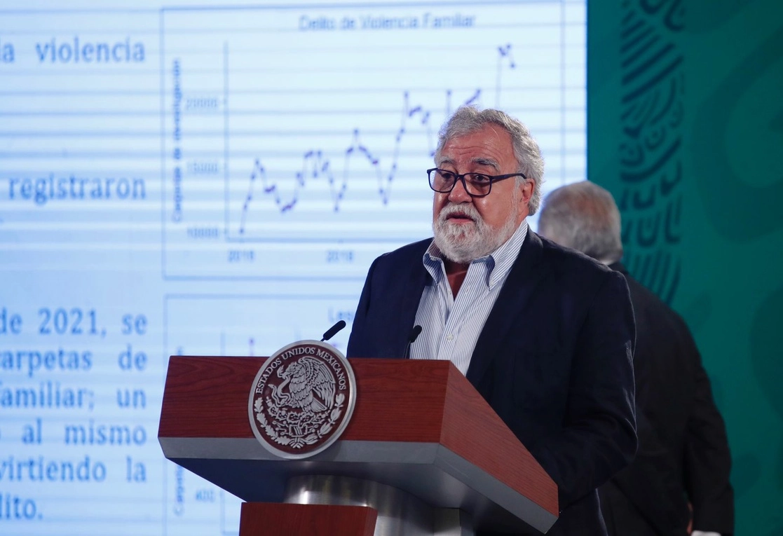 Alejandro Encinas Rodríguez, subsecretario de Derechos Humanos de la Secretaría de Gobernación, durante la conferencia de prensa matutina en Palacio Nacional. Foto Cristina Rodríguez / Archivo