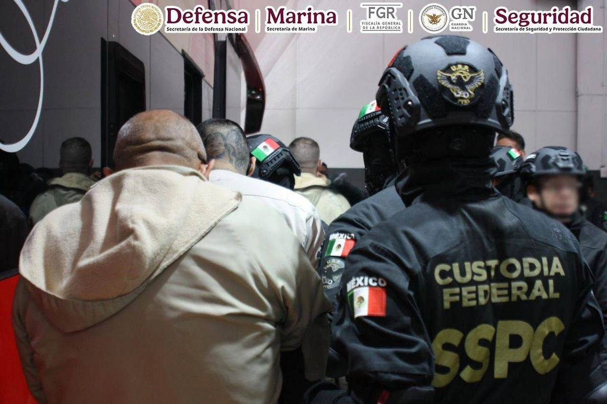 La seguridad del traslado estuvo a cargo de elementos de la Unidad de Reacción Penitenciaria del Órgano Administrativo Desconcentrado Prevención y Reinserción Social, así como de la Guardia Nacional.