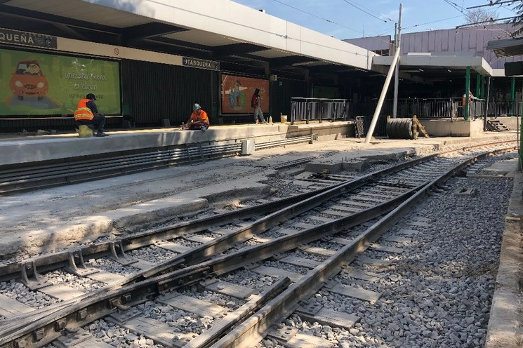 Concluyó el mantenimiento a las vías del tren ligero que empezó hace seis meses. Foto Luis Castillo/ archivo