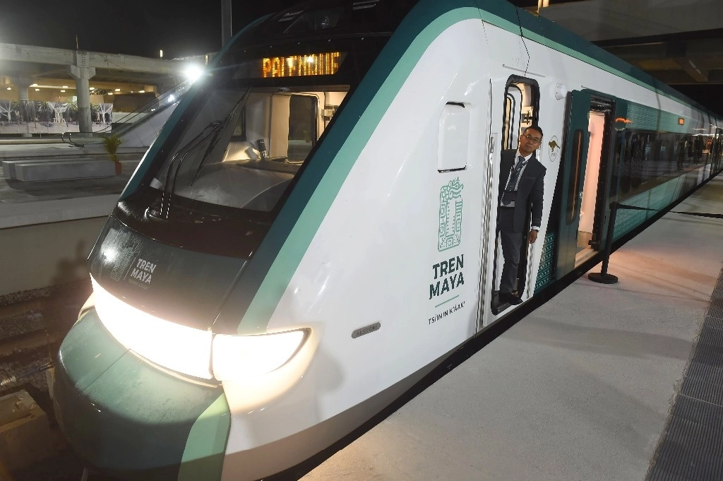 El Tren Maya durante su primer recorrido del trama Cancún – Palenque, Chiapas, el 31 de diciembre de 2023. Foto Presidencia 