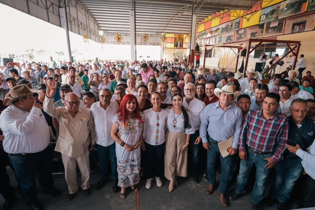 Los recursos que se destinaron para la construcción del Tren Maya en el sureste del país, se utilizarán ahora para impulsar un Plan de Infraestructura en esta región, señaló Claudia Sheinbaum, precandidata de la coalición Morena-PT-PVEM a la Presidencia, durante su gira por Campeche. Foto tomada de X @Claudiashein.
