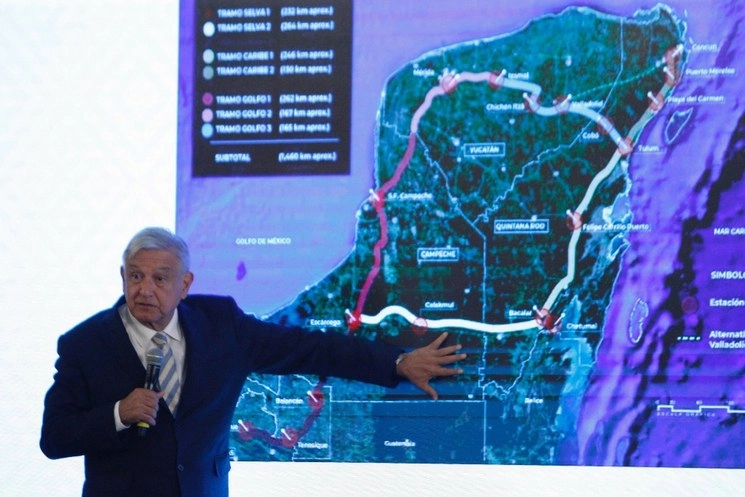 Andrés Manuel López Obrador, presidente de México, habla del Tren Maya. Foto Roberto García/Archivo