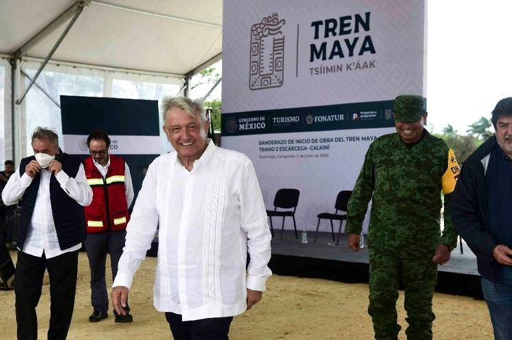 El presidente Andrés Manuel López Obrador en el banderazo de inicio del tramo 2 del Tren Maya. Foto: Presidencia