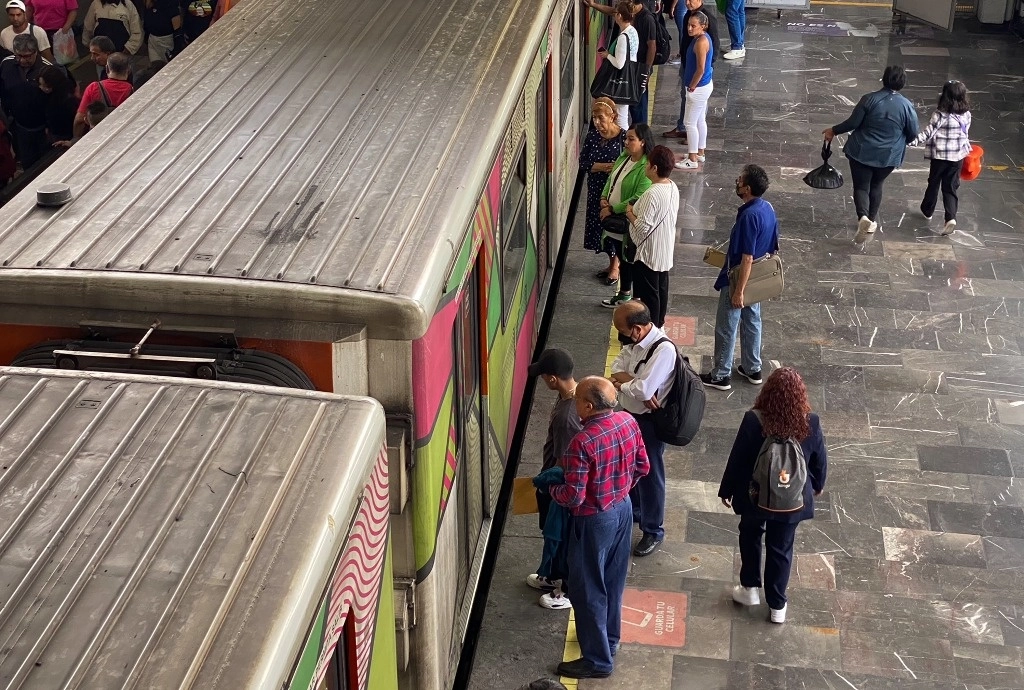 Tres estaciones de la Línea 7 del metro cerrarán a las 10 de la noche el próximo viernes y sábado. Foto Cristina Rodríguez