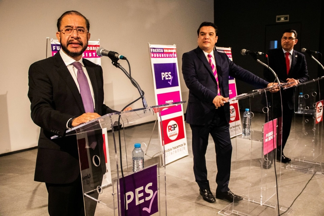 Hugo Eric Flores, Gerardo Islas y Fernando González, dirigentes de Encuentro Solidario, Fuerza México y Redes Sociales Progresistas, respectivamente, durante conferencia de prensa, el 31 de enero de 2023. Foto Cuartoscuro