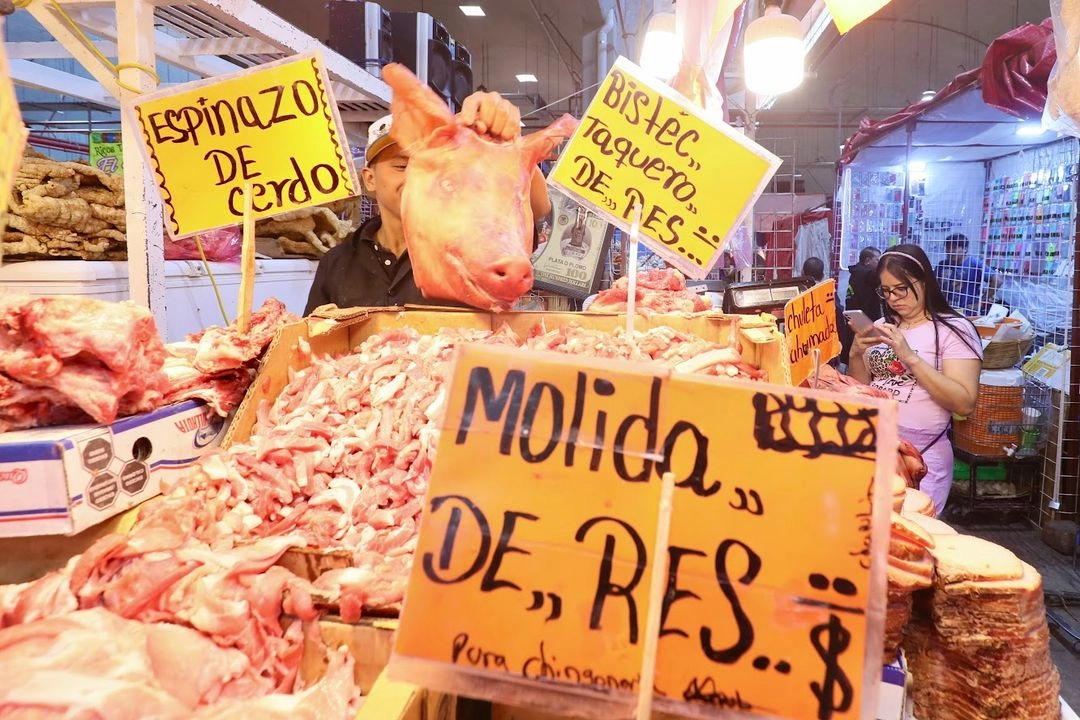 El alza en los precios de la carne de res provocó la disminución de hasta 50 por ciento en la adquisición de este alimento. Los más accesibles se encuentran en los mercados de La Merced y de Jamaica. 