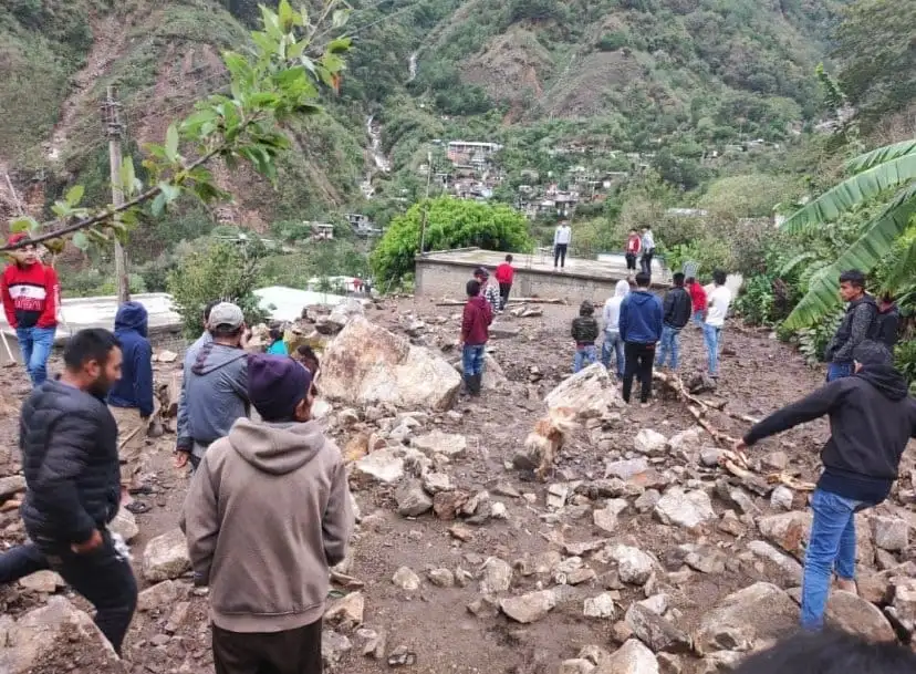 En el tramo que comunica a Pluma Hidalgo con Santa María Huatulco. Foto: Oaxaca Vial y Noticias al Instante