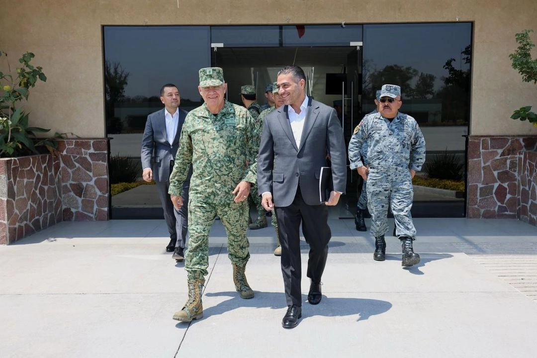 El general Ricardo Trevilla Trejo y Omar García Harfuch, titulares de la Defensa y la SSPC, respectivamente, realizan una segunda visita a Guanajuato para evaluar resultados de la estrategia de seguridad. 